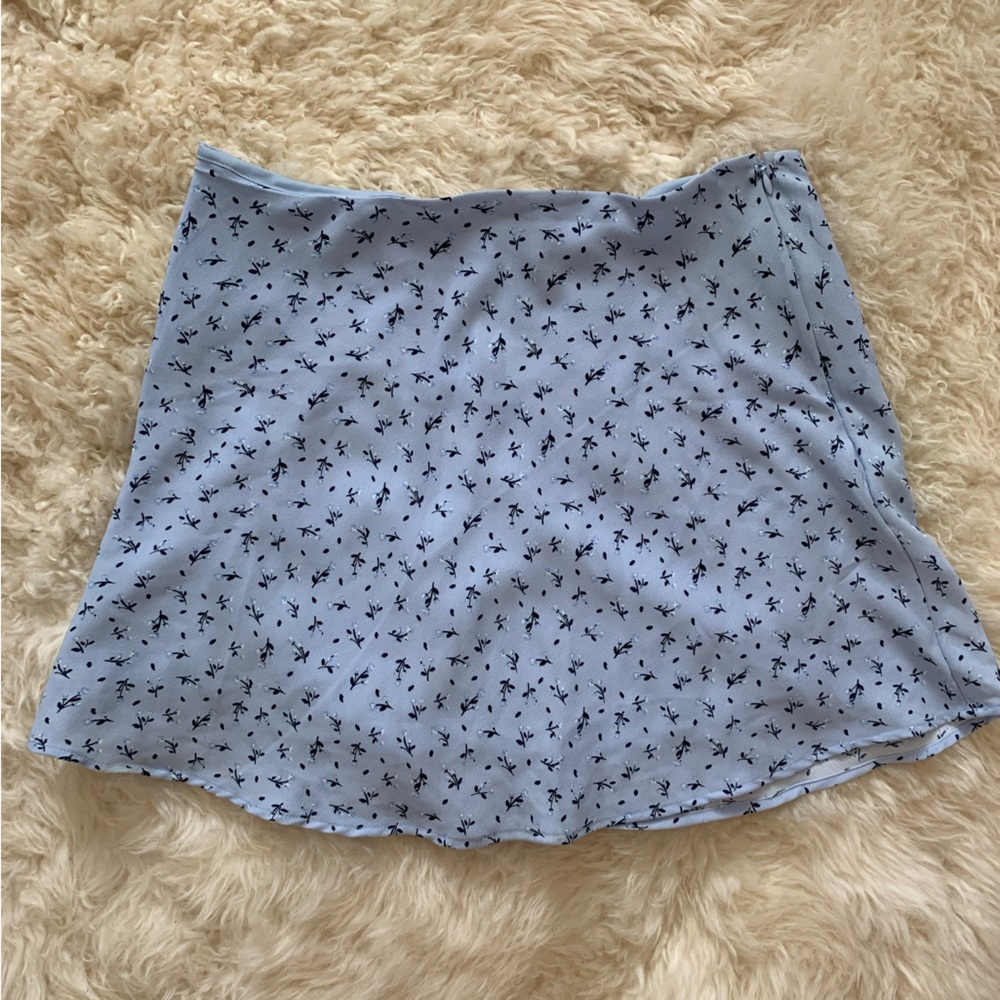 Blue floral mini skirt